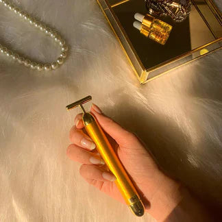 ✨Celebrity Favourite Tool-24K Gold Beauty Facial Massage Roller✨